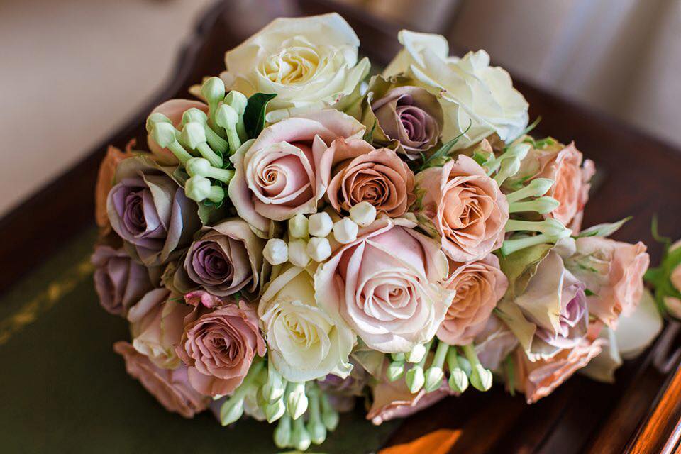 Love the unique texture the closed bouvardia buds bring to this tight teardrop bouquet by UK Chapel Designer <a href="/youngblooms/">Young Blooms</a> Pic: <a href="/artbydesign/">Steve Wheller</a>