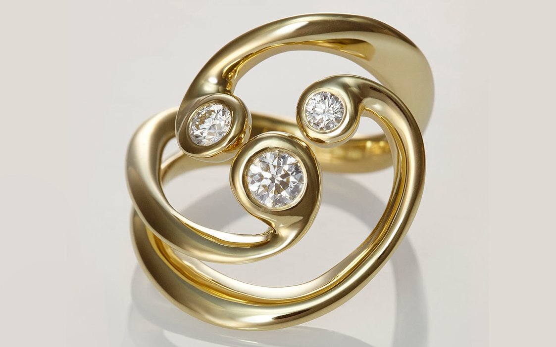 PositiveLuxury's tweet photo. "It's cool to care" - Time to sparkle with @Arctic_Circle_ #northernlights #sarahjordan #brandstotrust https://t.co/3QM8adNs5M https://t.co/Qrsg9AgFsm