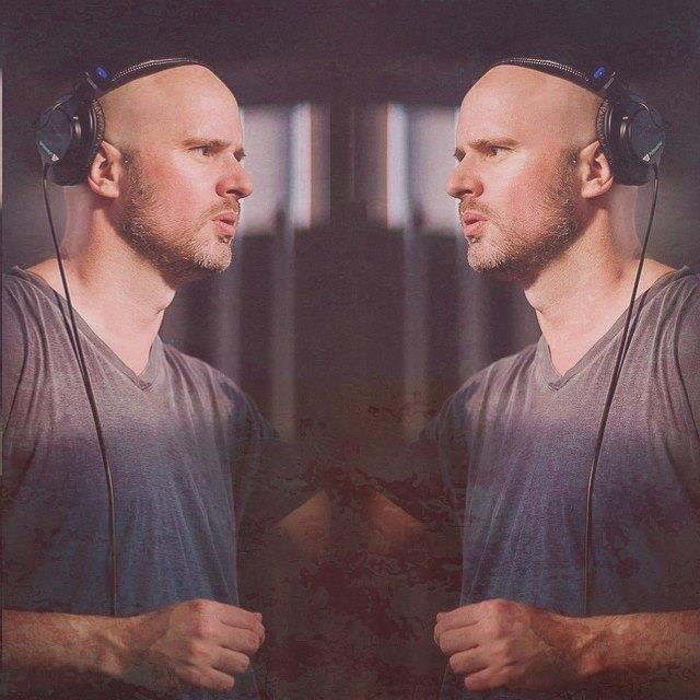 donotsit_'s tweet image. We kick off our #Friday night w/ @KimballCollins celebrating his birthday with us tonight at @donotsit_ 

TIX➡➡➡bit.ly/2gZQsFx