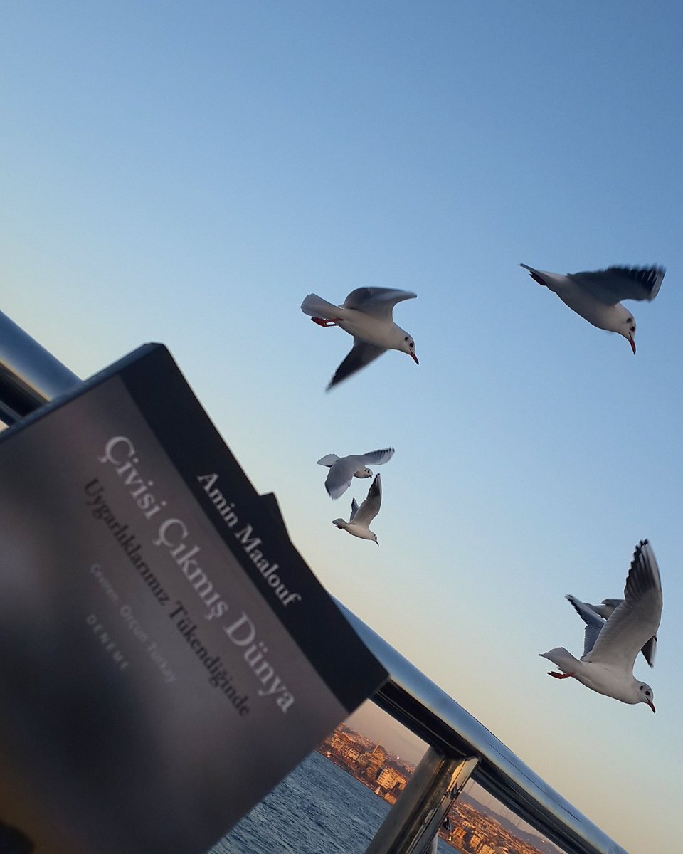 Çivisiz kalmış  Dünya' ya ithafen.