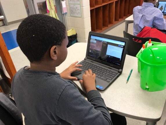 vlferrari's tweet image. @RCSWolvesPLN Mrs. Kight&apos;s 4th graders take part in Hour of Code. #RCSHourofCode #HourofCode #RCSWolvesPLN #TeachRCS