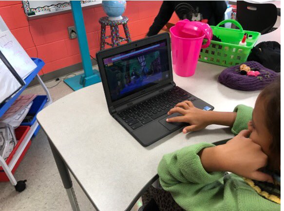 vlferrari's tweet image. @RCSWolvesPLN Mrs. Kight&apos;s 4th graders take part in Hour of Code. #RCSHourofCode #HourofCode #RCSWolvesPLN #TeachRCS