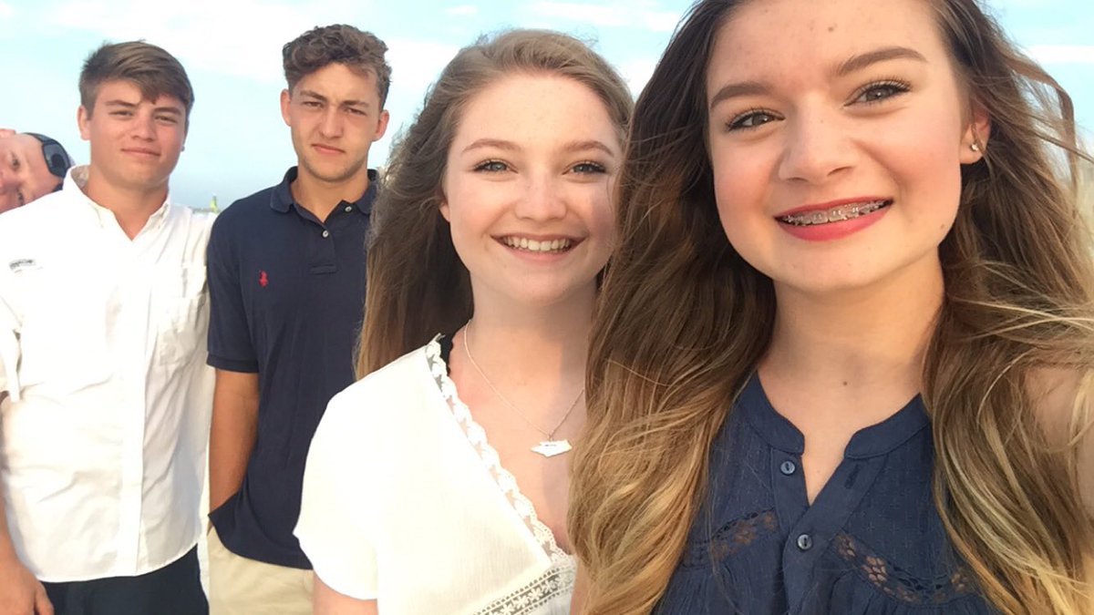 JudkinsLexi's tweet photo. HBD ugly, hope your day is terrible ! Love &amp; miss u ♥️ https://t.co/YepDVTH7u6