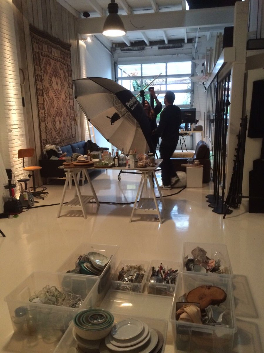 Alles werd uit de kast gehaald vandaag voor de fotoshoot voor PEPER Magazine 👍