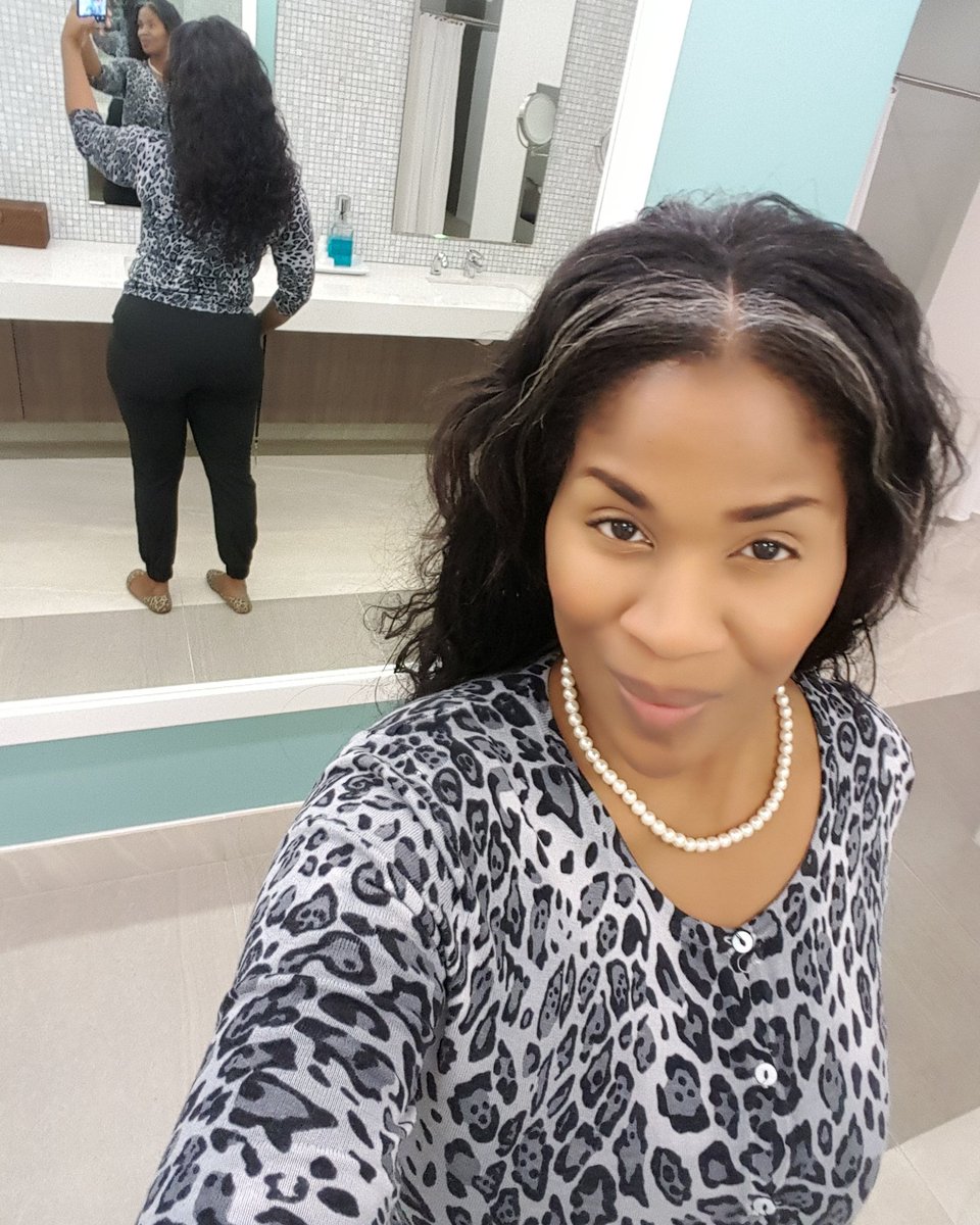 TATWMinistries's tweet photo. 🌺 Happy Friday! 🌱❤🐝 #greyhairdontcare👵🏼 #itsonly1TIA #greyhairmagic🖼 #beautifullyPreserved  #rarebreed👀  🐞#love #pearls  #40andholding🙄🔥 https://t.co/3KhL7HrT8O
