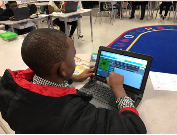 vlferrari's tweet image. @RCSWolvesPLN Mrs. Belyeu&apos;s 4th grade class enjoys their Hour of Code! #RCSHourofCode #HourofCode #RCSWokvesPLN #TeachRCS
