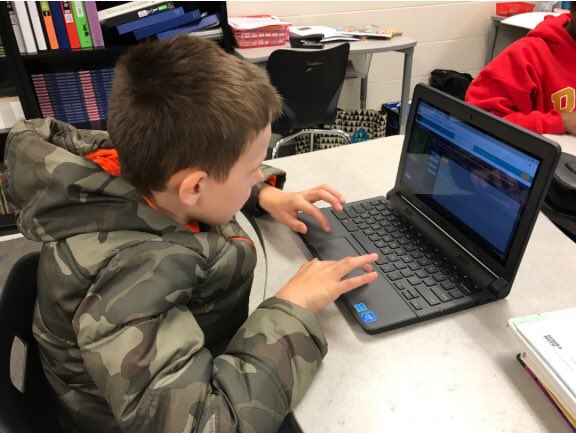 vlferrari's tweet image. @RCSWolvesPLN Mrs. Belyeu&apos;s 4th grade class enjoys their Hour of Code! #RCSHourofCode #HourofCode #RCSWokvesPLN #TeachRCS