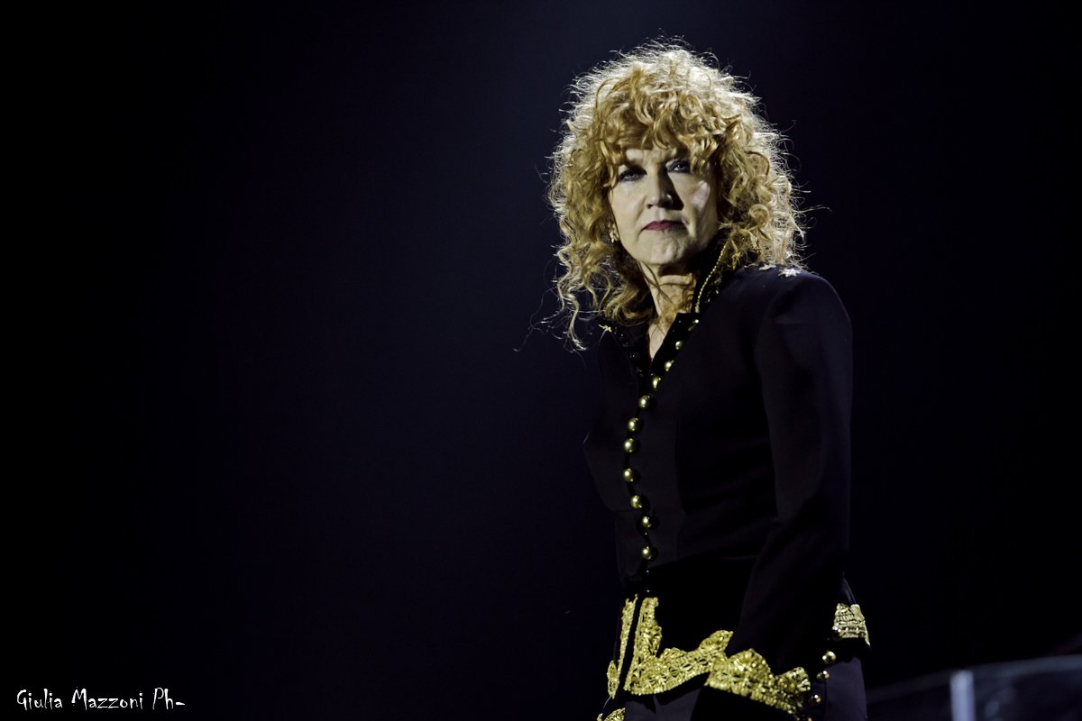 JuliettEmme's tweet image. @FiorellaMannoia #CombattenteIlTour #bologna #europauditorium @Nightguide nightguide.it/fotogallery/13…