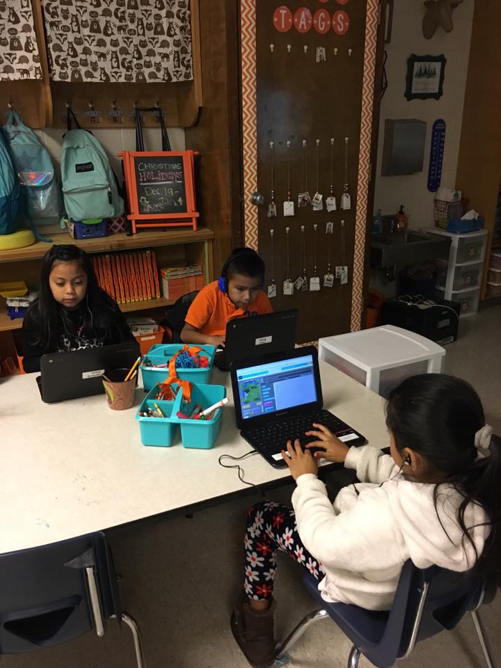 RCSWolvesPLN's tweet image. 1st grade Ss at #WestCentralElementary love #HourOfCode @RomeCitySchools #RCSHOurofCode #RCSWolvesPLN #TeachRCS
