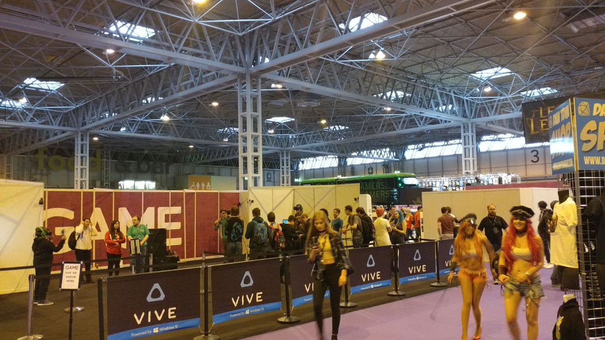 JUXDIT's tweet photo. Exploring @insomnia59 with the @JUXDIT  Team!! We're loving it here! #Gaming #Drones #Tech #Insomnia #Juxdit https://t.co/Az9lg6xXar