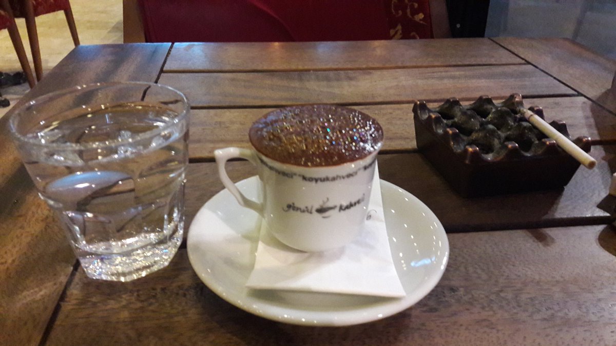 AzimeKoken's tweet photo. Kim  demiş  yalnızım  diye kırk  yıllık  dostum  yanında 😂😂 https://t.co/0eTcIyDQRD