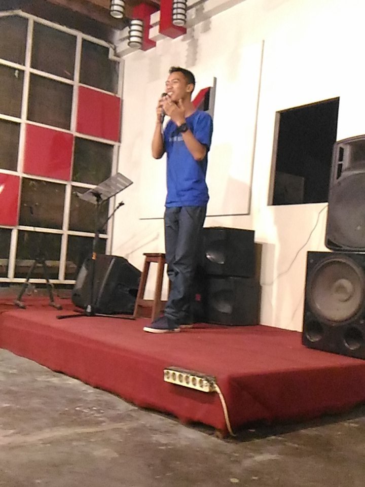 Berikutnya ada buruh pabrik. Tarik...pabrik <a href="/RizalKabe/">Moch Rizal Kokoh B</a>