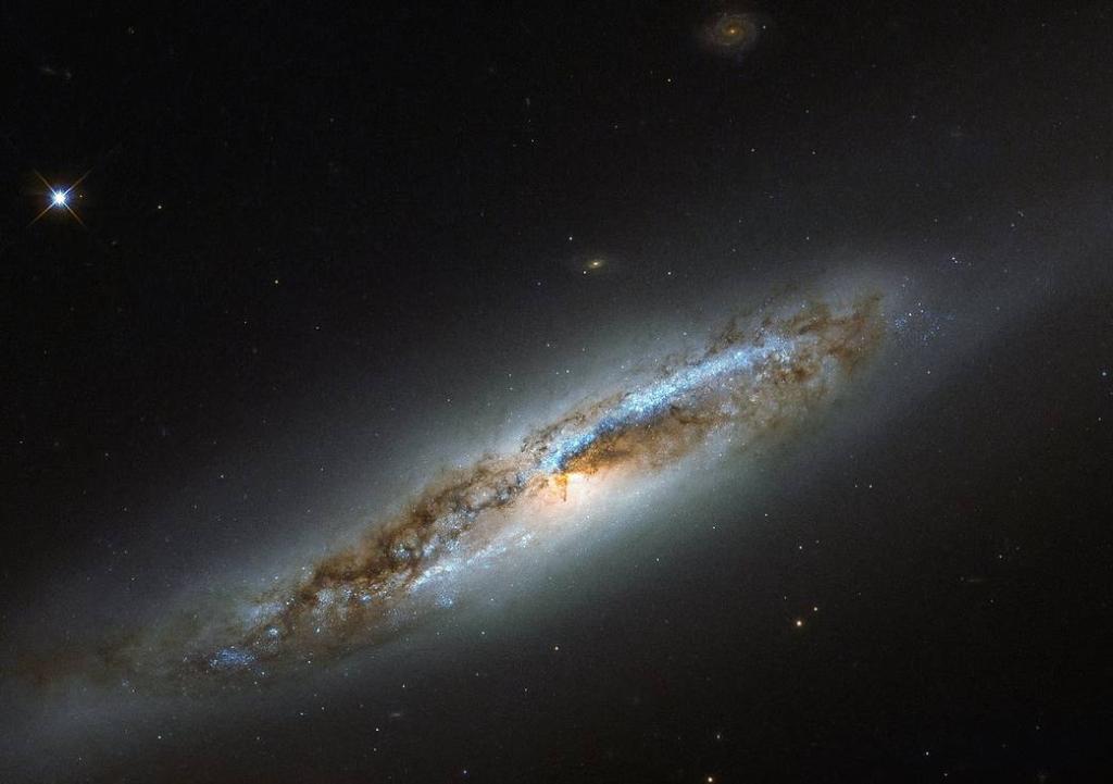 Hubble tweet media