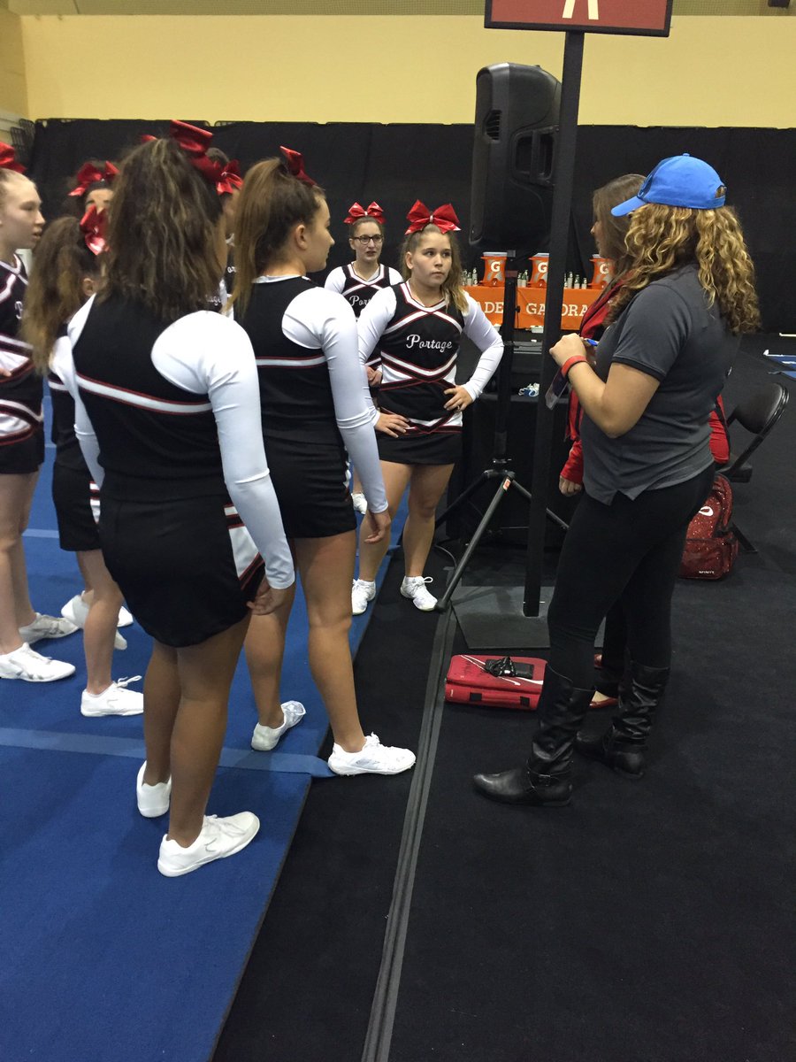 MidAmericaPW's tweet photo. @MidAmericaPW portage!!!!
Coaches motivational speech!!! https://t.co/qEfK5ouaAN