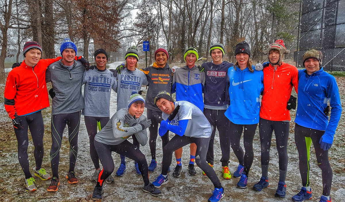 EIU_XC's tweet photo. Fun tempo run in the snow this morning for the distance crew! #EIUTF #EIUdistance #TomWoodallPantherTrail https://t.co/oVB5w40Jvg