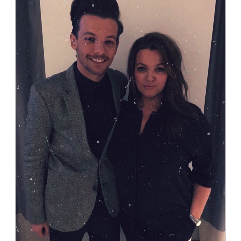 1dRinka's tweet photo. Louisのお母さんが白血病で亡くなっちゃった。本間に信じられない
まだ42歳。なんでJohannahなんよ。ショック過ぎる。急すぎてびっくりした。涙止まらん。 Louisを産んでくれてありがとう。天国で彼らを見守っていて下さい
ご冥福をお祈りします。
#RIPJohannah https://t.co/QgPPY6zT9D