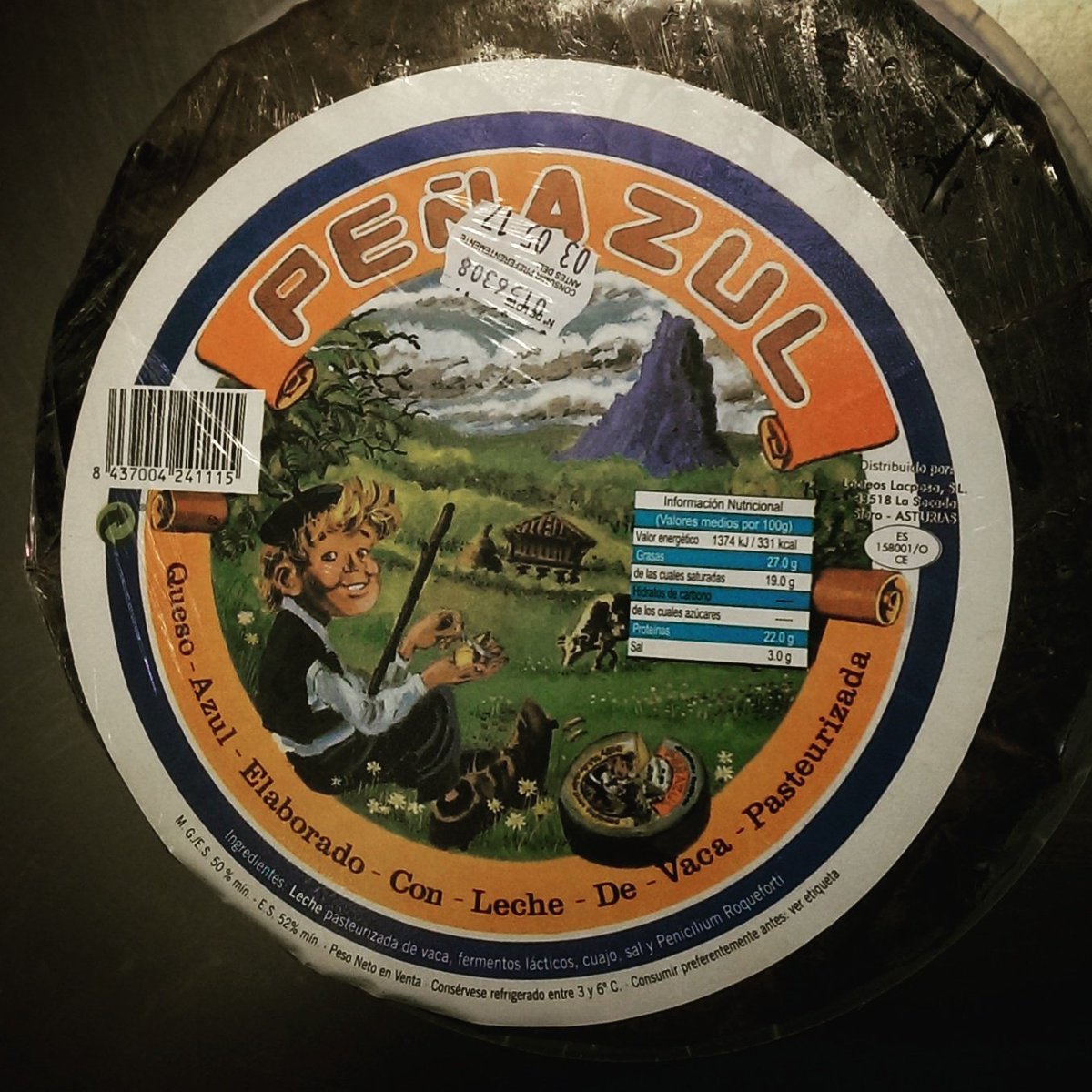 bocaface's tweet photo. We've got the perfect #Spanish blue cheese tonight - Picón Picos Blue. @eleccoffee have its perfect #wine pairing! Tonight from 6pm. #Ealing https://t.co/VFDqBU1lik