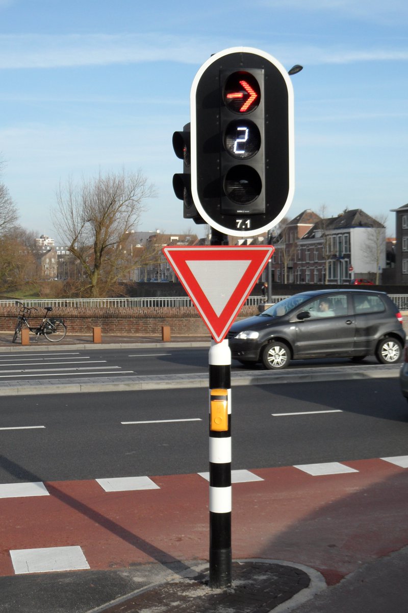 Mijlpaal ikv #C-ITS, de officiële uitvraag volgens <a href="/BeterBenutten/">Beter Benutten</a> format van <a href="/shertogenbosch/">'s-Hertogenbosch</a> is uit naar <a href="/VialisBV/">Vialis</a> en @Dynniq_NL <a href="/ITS_Bureau/">ITS_Bureau</a>