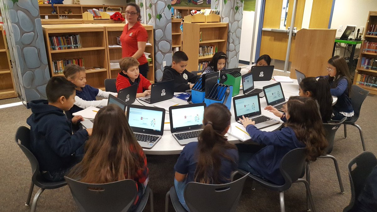 ElizabethLerma7's tweet photo. #bigkidsresearch with our awesome librarian @EsparzaLibrary!!  This is so fun we cannot possibly be learning right? https://t.co/8RC3A9eTdn