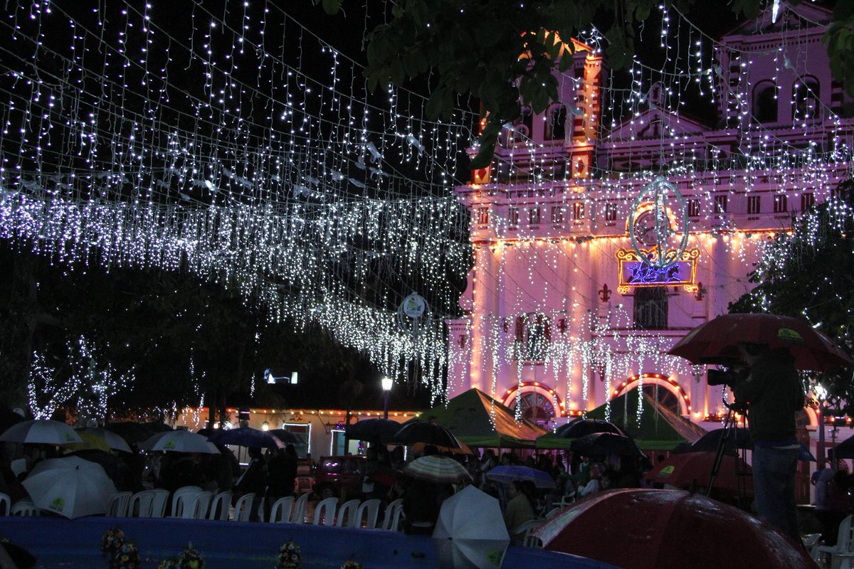 Ramguiflex's tweet photo. Visite Guatapé y contágiese de alegría esta Navidad @Ramguiflex aporta las luces de este hermoso municipio. Brilla el amor en #Navidad2016 https://t.co/fQBCBx23PZ