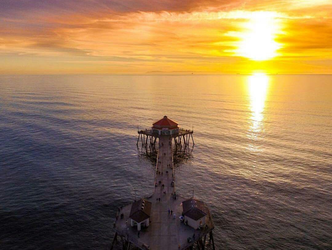 hbtami33's tweet photo. #repost 📷 from Instagram @ https://t.co/j7GxirKYHk.drone
#huntingtonbeach #hbpier #sunset #surfcitybeachhouserealty #hbrealestate https://t.co/KhJtFzSohg