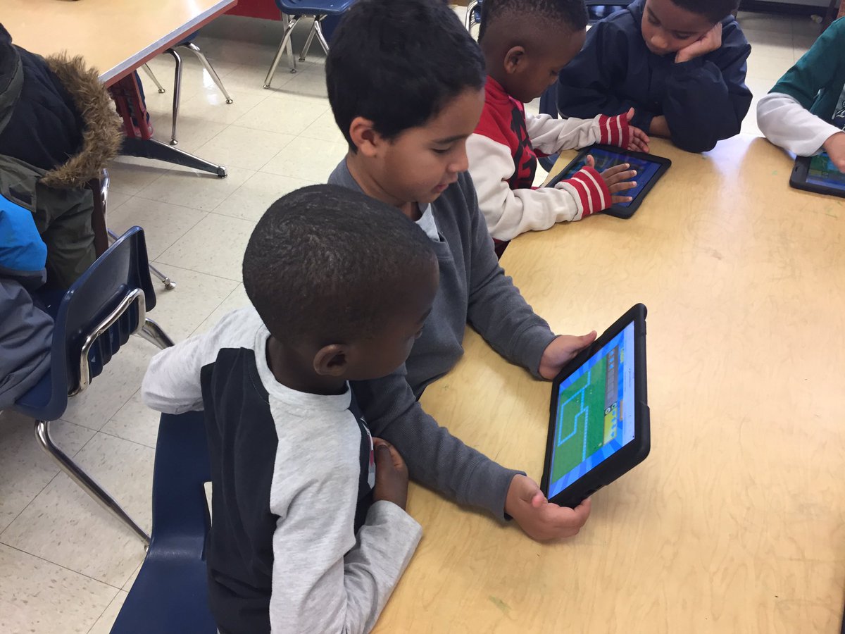 Mosiman2Harris's tweet photo. Thinking about the codes...problem solving at its finest!! #gvrox #bghoc #BGBEARS https://t.co/Hgz9uXwyhZ