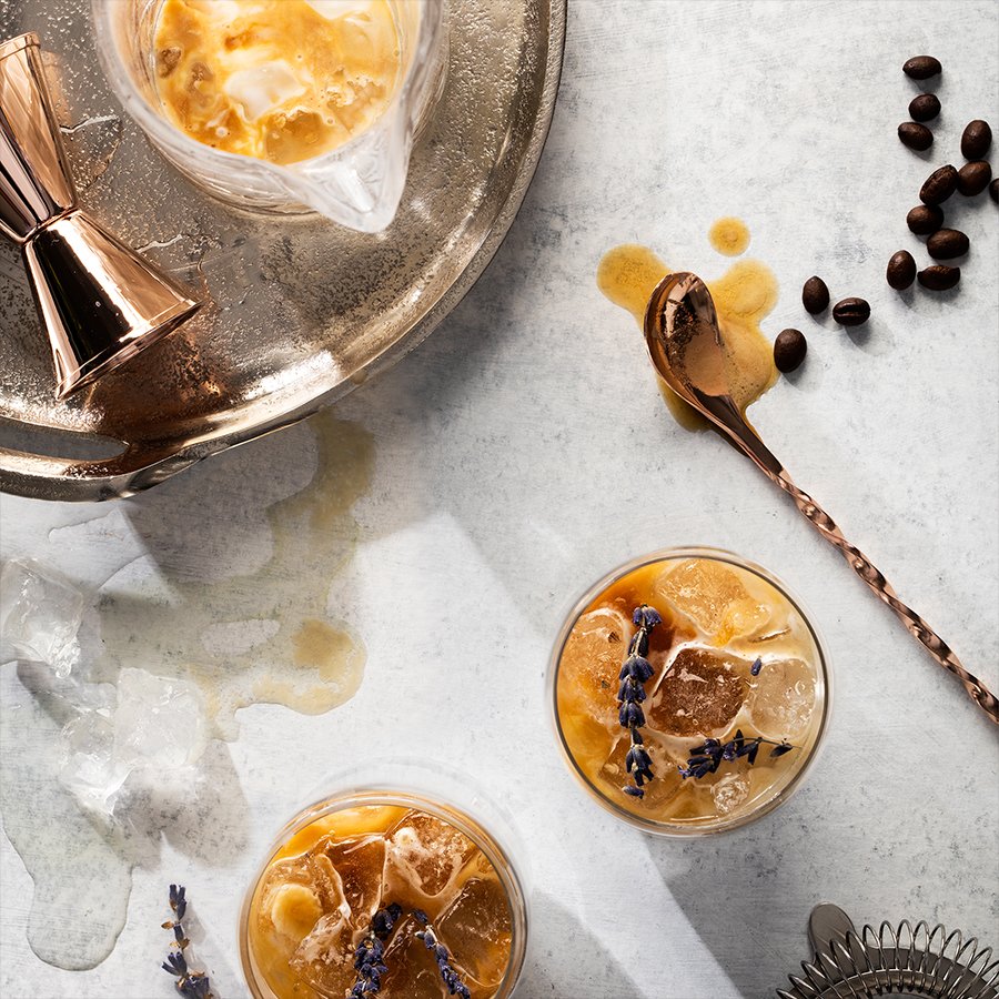 Le kir et le lait de poule c’est bien, mais si vous voulez surprendre à l’apéro cette année, essayez le Libertin: legout.liberte.ca/le-libertin.