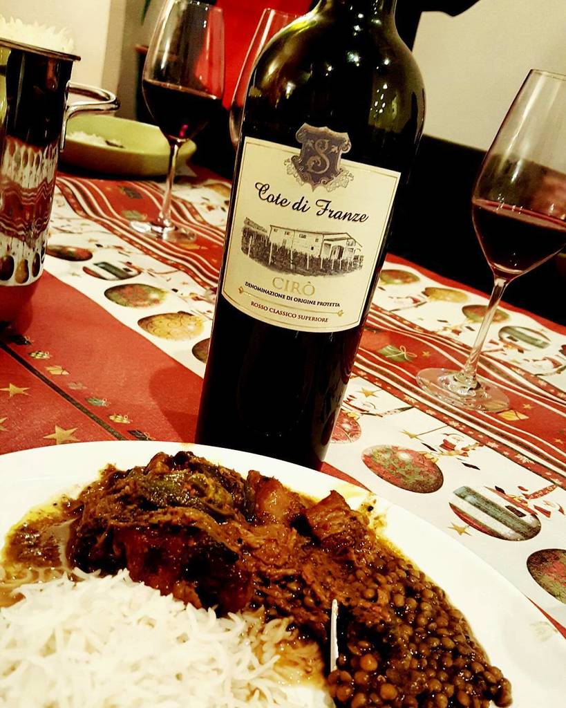 ricasoli99's tweet photo. At a dinner at Nadia's place having lamb and curry. With this me and Nadia had a #Cirodoc … https://t.co/ccxTV1SliB https://t.co/iiJrDaHkbQ