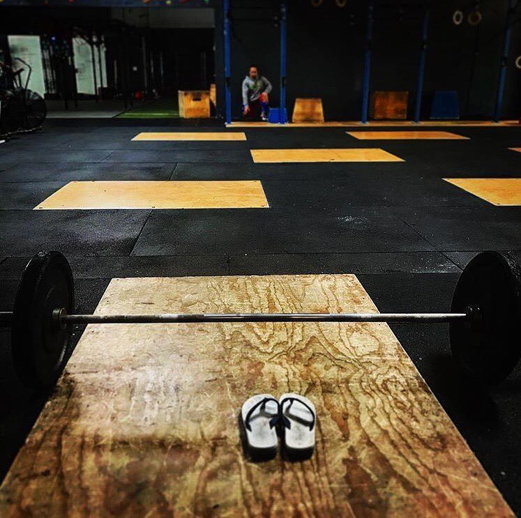 OneWorldSDF's tweet image. The journey of snatch of snatching 100 kilos starts with a single step or sandal in @vossharv's case. 📷: @leo_maxwe…