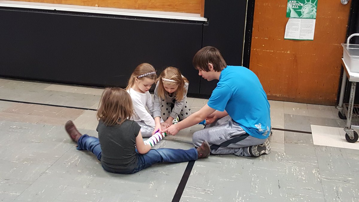 NC_Iowa_STEM's tweet image. Beautiful day for coding @humboldt_csd preK-12th grade!  Very engaged learners with secondary Ss assisting elementary! @IowaSTEM #CodeIowa