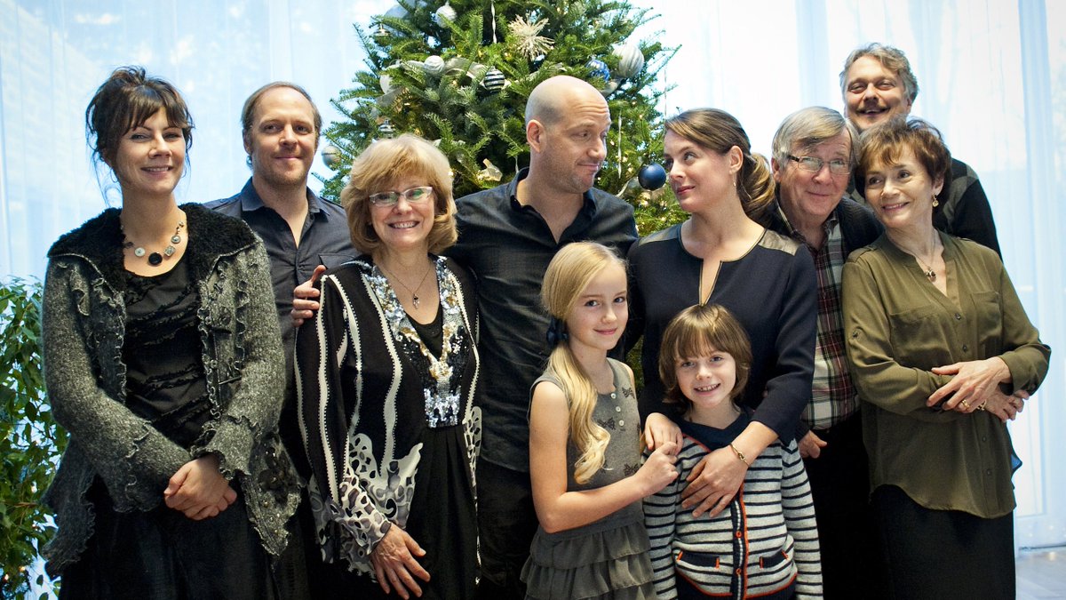 lbmtva's tweet image. Joyeux beaux Noëls à tous! 😂
À (re)voir dès 21h30 sur @TVAreseau et en direct au bit.ly/TVA_En_Direct!