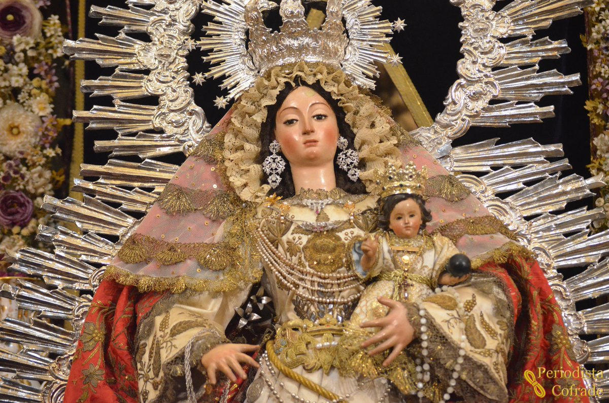 Peri_Cofrade's tweet photo. Reportaje de besamanos a la Virgen de la Aurora de la #OrdenSeglarFranciscana San Pedro de Alcántara
https://t.co/Ty4U64glZ5 #Inmaculada2016 https://t.co/0F0RDdXL7m