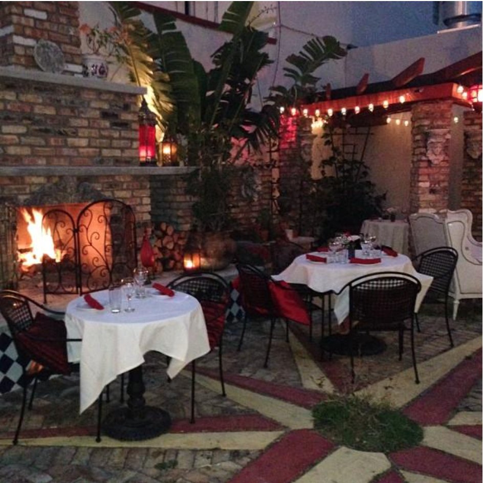 Come wine and dine at the beautiful gardens of @rougemiamibeach. Naturally, we’re around to give you a ride. #ZabCab