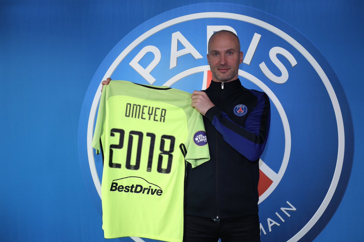 Thierry_Omeyer's tweet photo. Très heureux de poursuivre l'aventure avec le Paris Saint-Germain Handball! #psg #psghand @psghand @PSG_inside https://t.co/IwoLq5XfEo