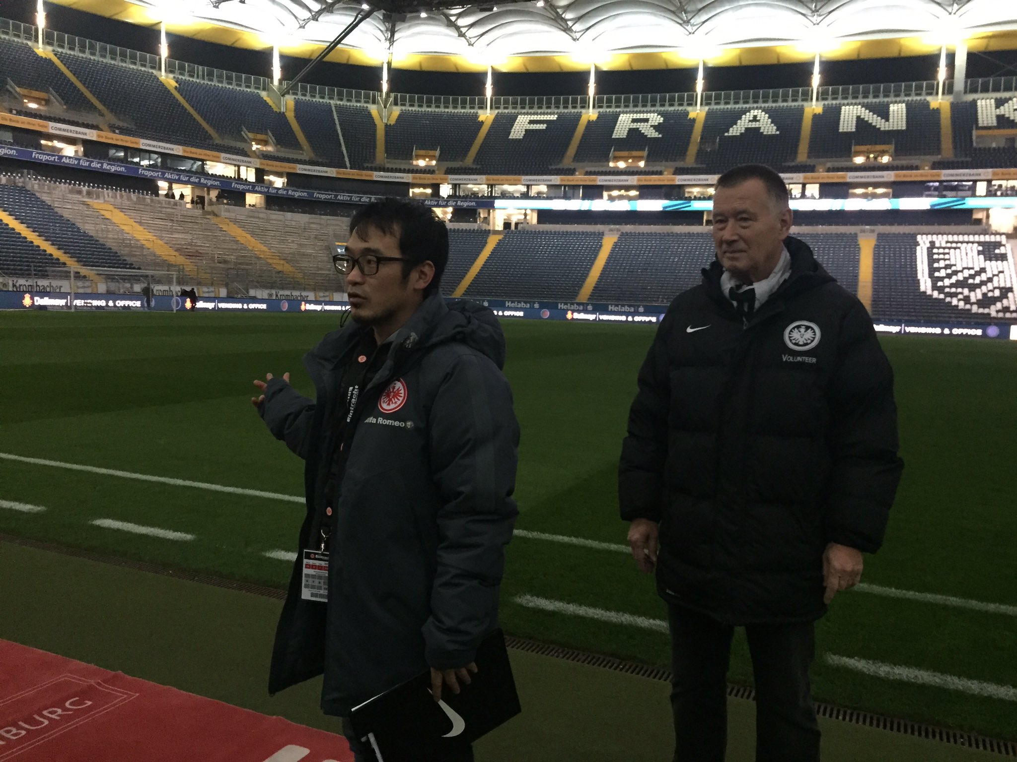 近江 孝行 Taka Omi サッカーの仕事 試合当日の特別スタジアムツアー さぁ2時間分後にはキックオフ フランクフルト スタジアムツアー T Co Cpick3icji Twitter