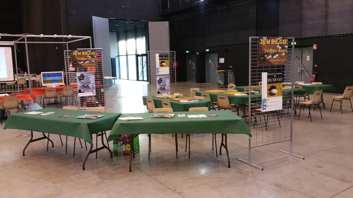 Le Festival des Jeux vient d'ouvrir ses portes, découverte et initiation du jeu de go