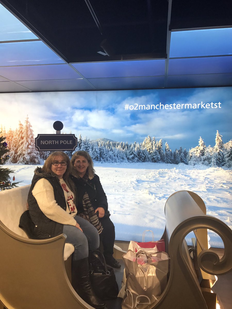 HelenAllred6's tweet image. #o2manchestermarketst #teamo2 xmas shopping with my sis