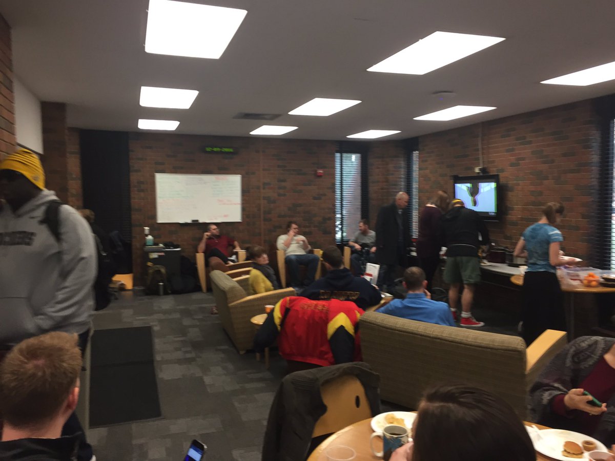 SVO come to Lindquist 107! Come get some potluck food!