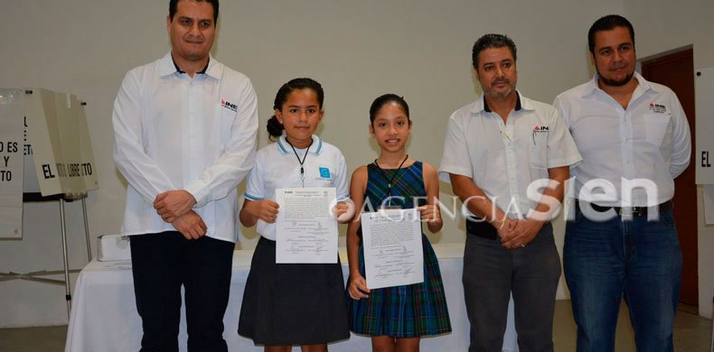 agenciasien (@agenciasien) on Twitter photo Estudiante del <a href="/InstGardner/">Instituto Gardner</a> representará a Campeche en #ParlamentoInfantil owl.li/izPj306XdHi Estudiante del <a href="/InstGardner/">Instituto Gardner</a> representará a Campeche en #ParlamentoInfantil owl.li/izPj306XdHi