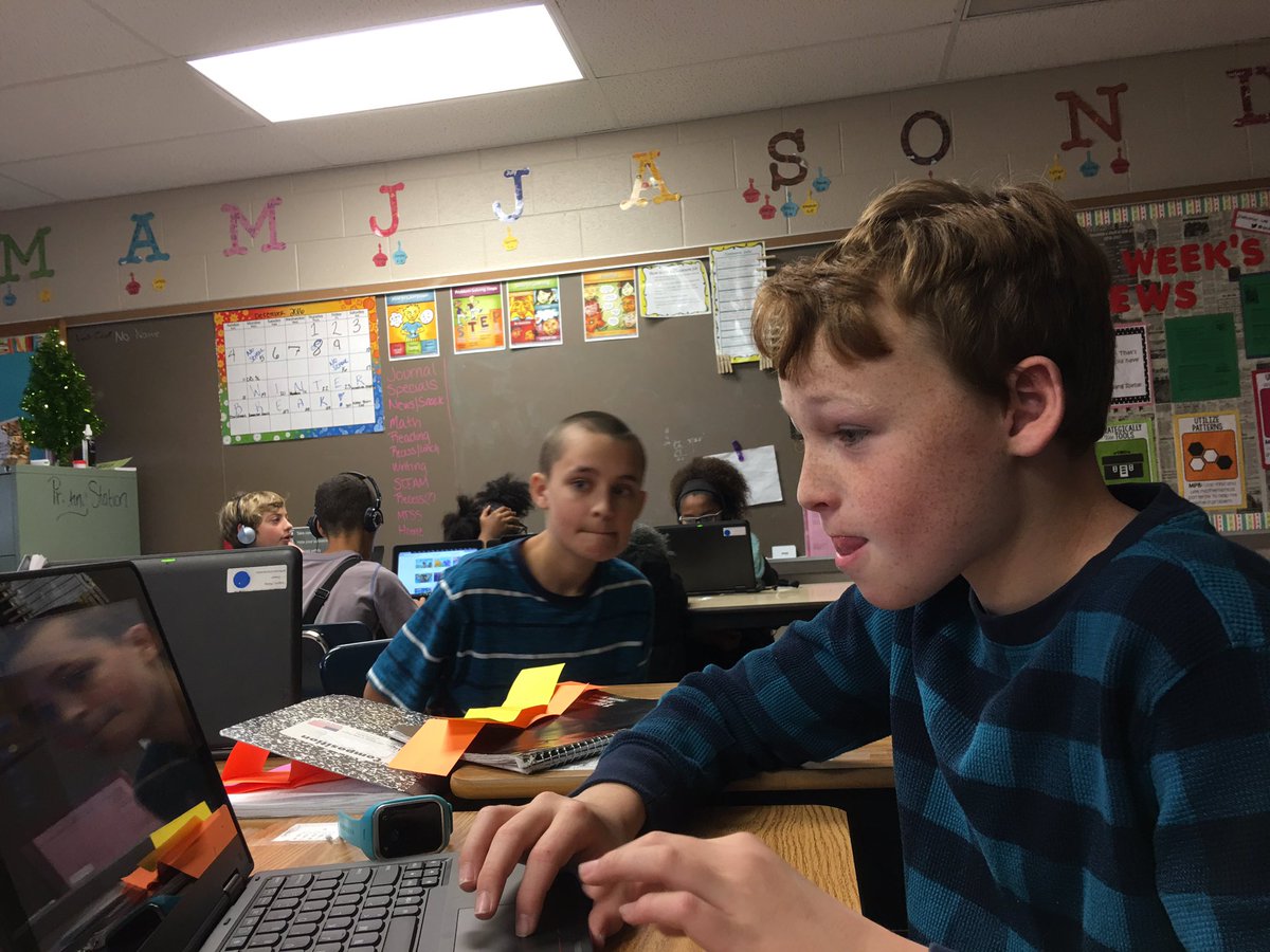 melavxnb's tweet photo. #code475 #HourofCode #iwantafreedrone #teachthemearly #we💜coding https://t.co/WuOx5hacjl