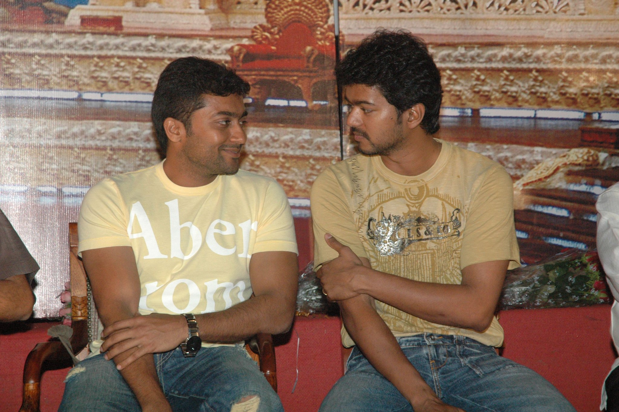 SFC么ÉAGLÉᴶᴬᴵᴸᴱᴿ on X: Ennada sotta @actorvijay clash ku variya? #Suriya42   / X