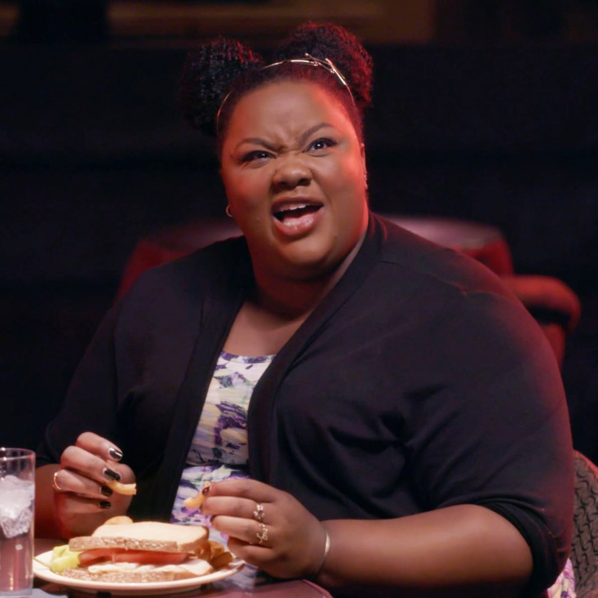 looselyexactly's tweet photo. As 2016 comes to an end, we're remembering the 1 thing that made us all smile...@nicolebyer's #LooselyExactlyNicole! https://t.co/Zg78JodTxa https://t.co/hhLPKHdrA6