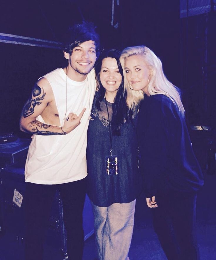 rainbowlarry_x's tweet photo. My thoughts are with @Louis_Tomlinson &amp; his family. Jay was an angel. I feel heartache. We all pray for her. Stay strong. #RIPJohannah https://t.co/HBCZVFrUd0