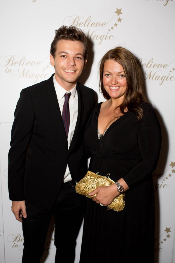 rainbowlarry_x's tweet photo. My thoughts are with @Louis_Tomlinson &amp; his family. Jay was an angel. I feel heartache. We all pray for her. Stay strong. #RIPJohannah https://t.co/HBCZVFrUd0