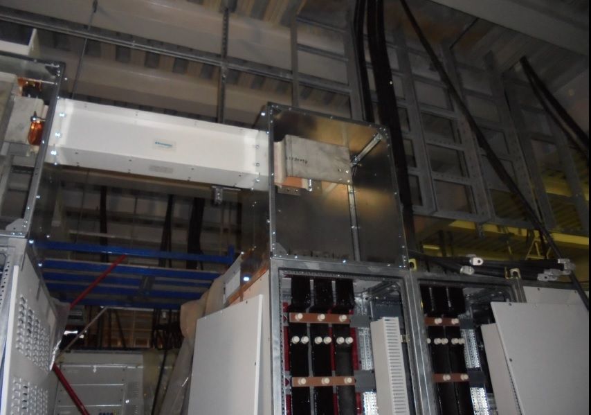EnergypacEurope's tweet photo. EN - Energypac-Europe aluminum bus duct, Power Center GE General Electric connection.

#EnergypacEurope #Busduct #Ductosbarra #GE https://t.co/4JsTAXy5Nb