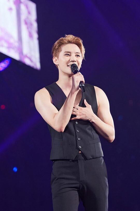 너는 봄비 너는 햇살 너는 이삭 너는 첫 눈
너는 붉음 너는 노랑 너는 연두 너는 보라

/이기철,네가 있어