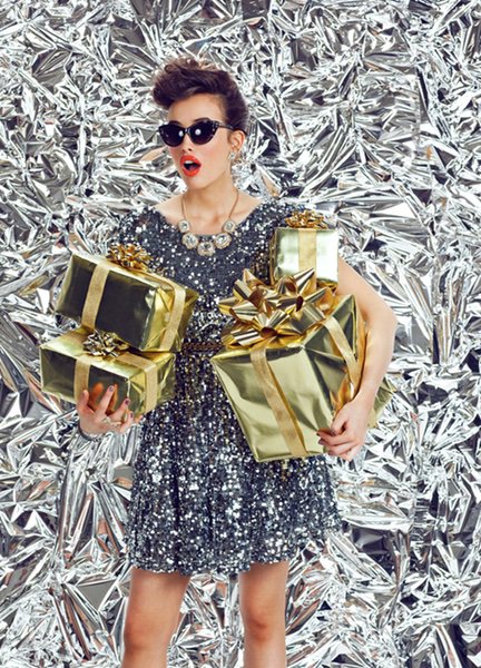 DesignBySonya's tweet image. Check out my holiday gift guide - something for everyone! livencolor.com/live-n-color/2… #giftguide2016 #livencolor