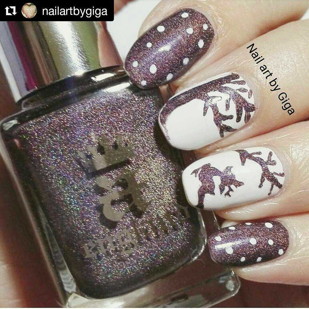 guerrilla_nails's tweet photo. #nailart invernale⛄❄Motivo natalizio in #bordeaux con base sleeping palace by @aenglandtweets. Su https://t.co/gTAPxMBpa5 #notd #naildesign https://t.co/WnLrZsKK9r
