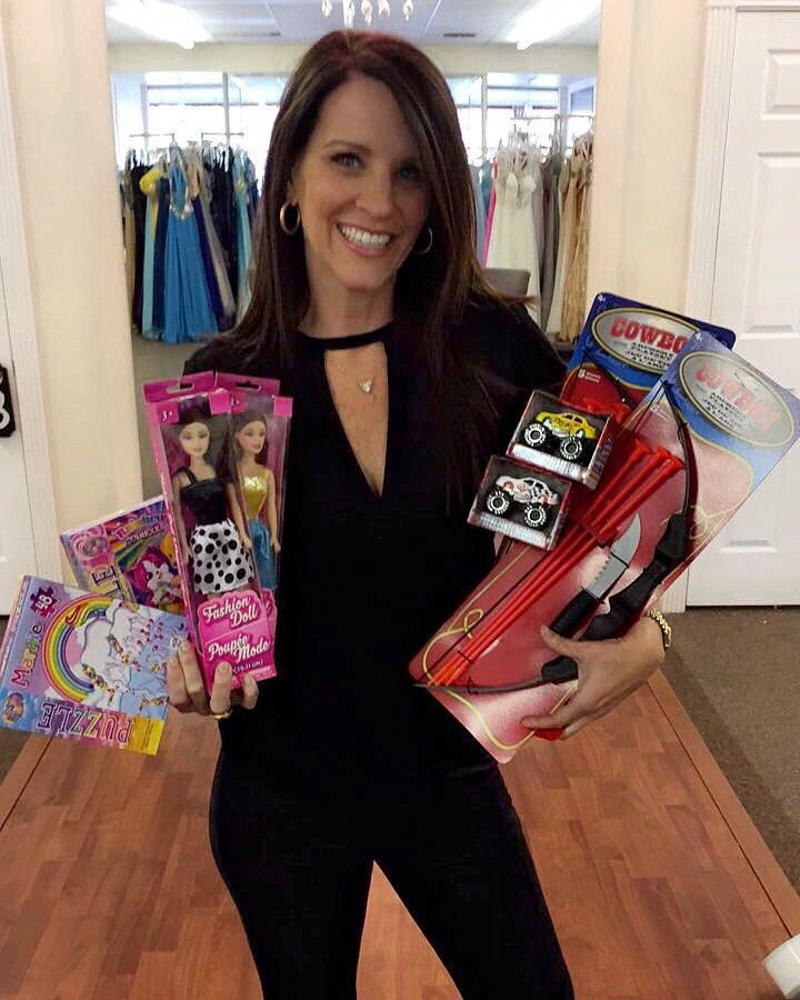 MissAlabamaUS (@missalabamaus) on Twitter photo Mrs Alabama picks up donations for #ToysforTots <a href="/PromsnPromises/">PromsNPromises</a>! Two days left to bring a toy& receive a discount for the 2017 pageant fees! Mrs Alabama picks up donations for #ToysforTots <a href="/PromsnPromises/">PromsNPromises</a>! Two days left to bring a toy& receive a discount for the 2017 pageant fees!