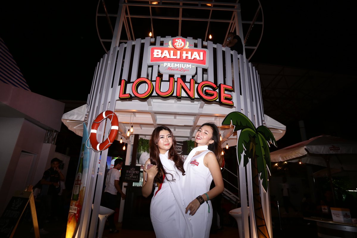 The atmosphere here is sure getting hotter. Let's cool down at our Bali Hai Premium Lounge! #BaliHaiPremium #ReachFortheBest #DWP16